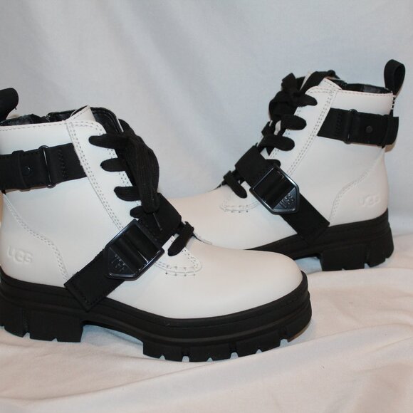 NIB UGG WOMEN'S ASHTON LEATHER MOTO BOOTS BLACK WHITE SZ 7 - Picture 2 of 7